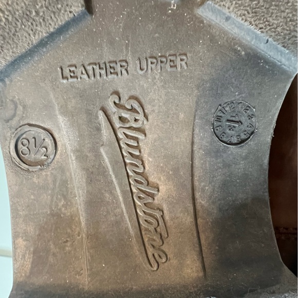 Blundstone Men's Classic Distressed Brown Leather Chelsea Boots. Size 8.5 AU. - Picture 3 of 16